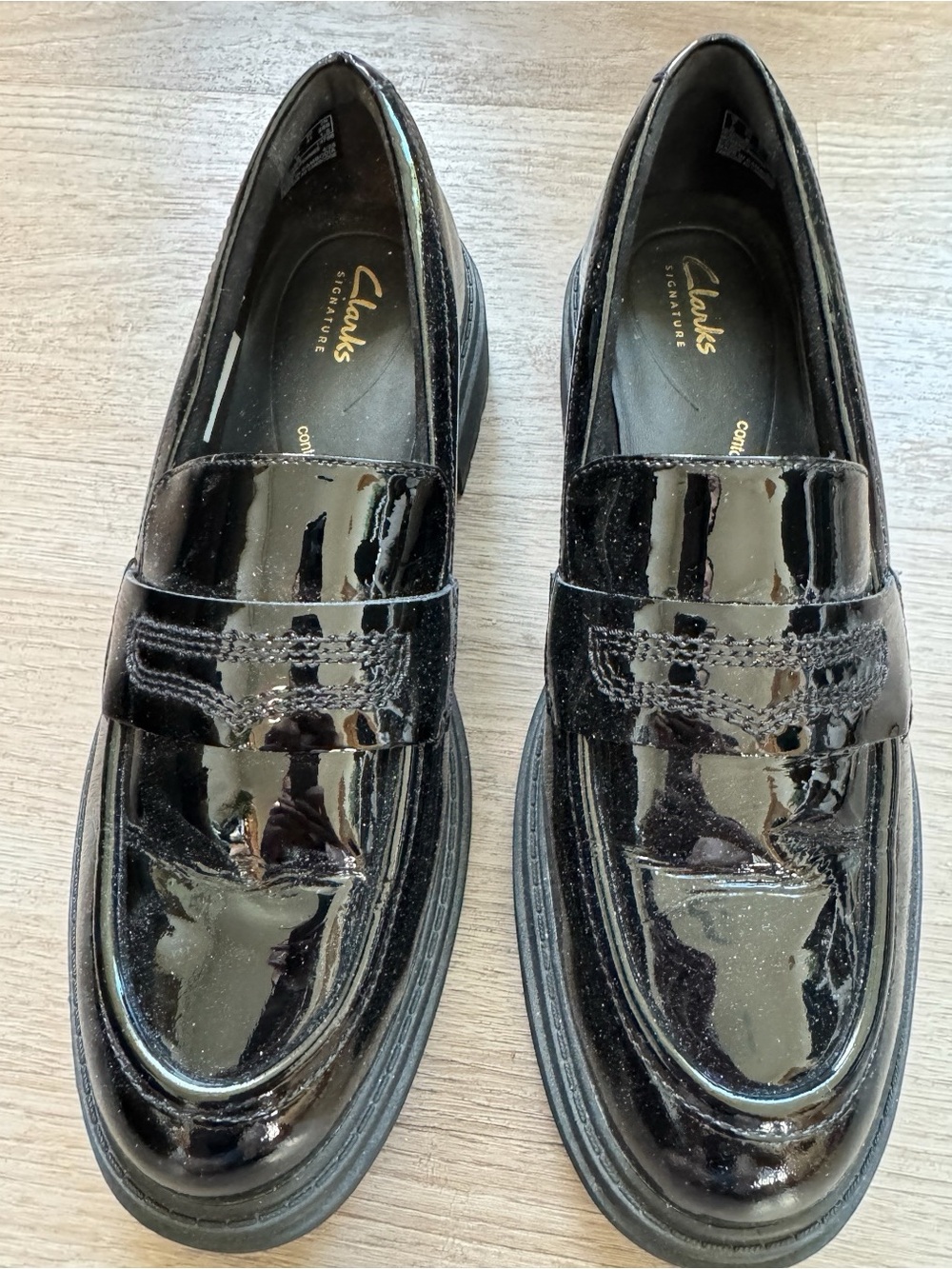 Clarks Orinoco3 Edge Black Patent Leather Lug Sole Loafers Womens Size 9.5 NWOT